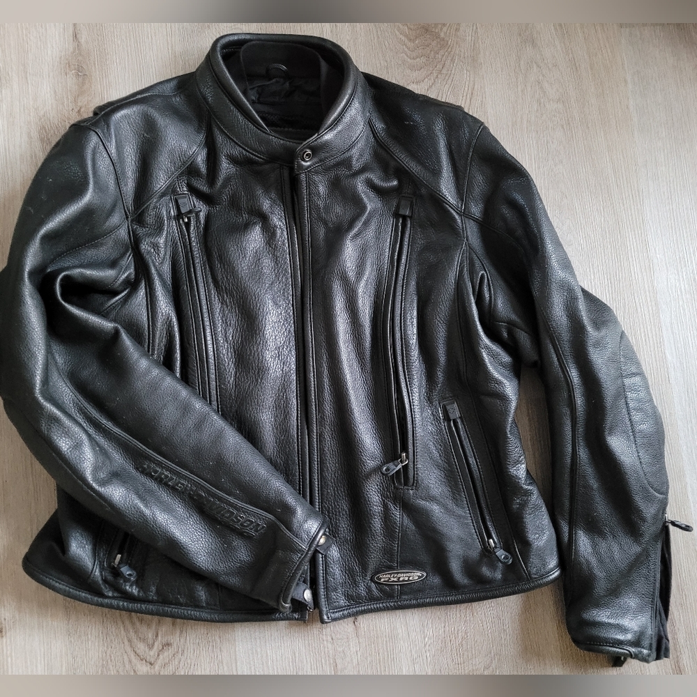 Ladies Black Harley Davidson FXRG Leather Jacket w/ zip out lining